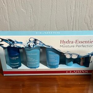 CLARINS SKINCARE GIFT SET